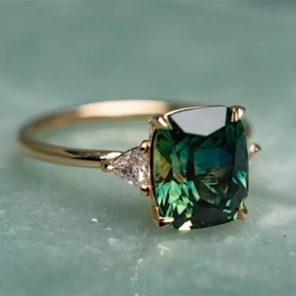 Elegant Square Green Zircon Emerald Ring - Picture 2 of 3